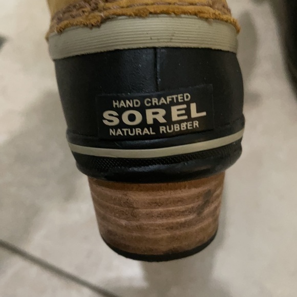 Sorel waterproof duck boots size 5. Like new. - Picture 6 of 6